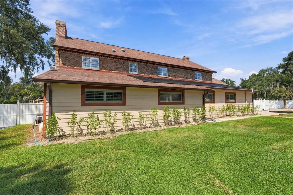For Sale: $999,500 (5 beds, 4 baths, 4454 Square Feet)