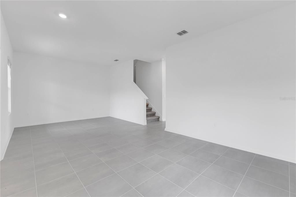 En Renta: $2,400 (3 camas, 2 baños, 1755 Pies cuadrados)
