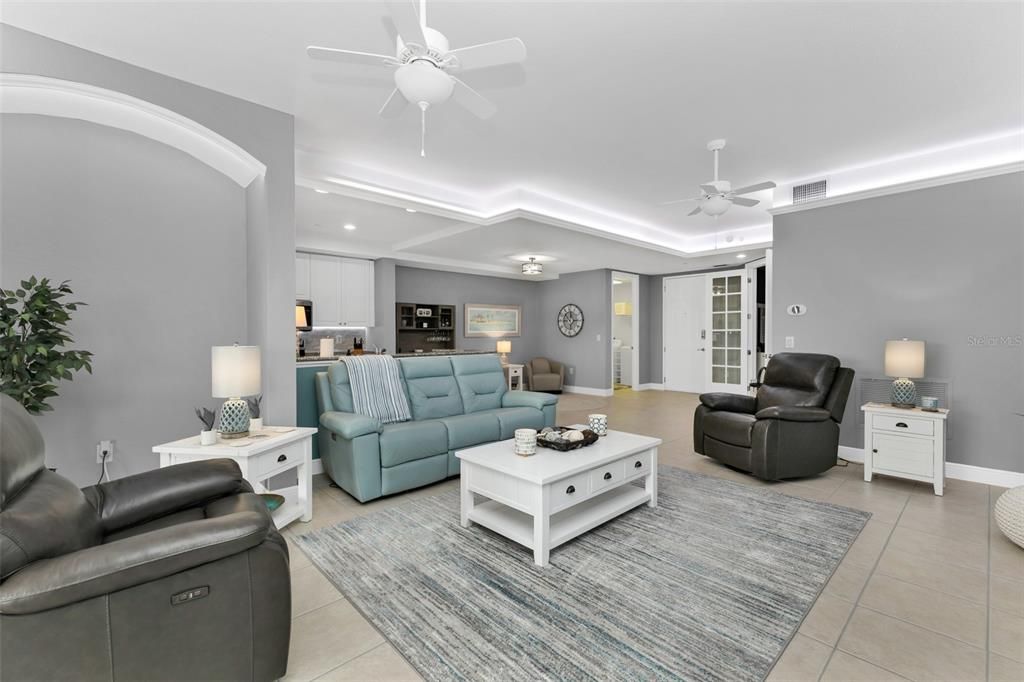For Sale: $355,000 (2 beds, 2 baths, 1788 Square Feet)