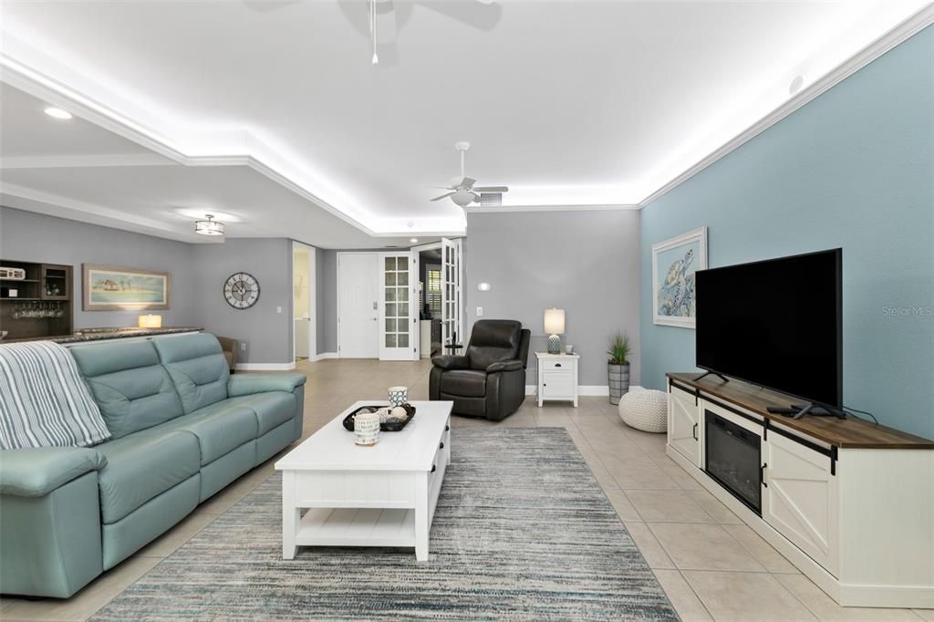 For Sale: $355,000 (2 beds, 2 baths, 1788 Square Feet)