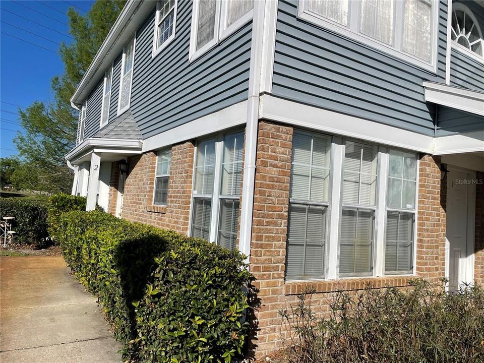 For Rent: $2,100 (2 beds, 2 baths, 1192 Square Feet)