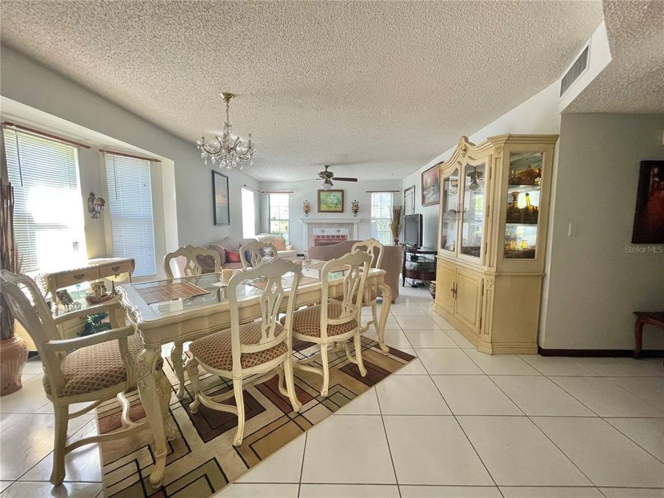 For Rent: $2,100 (2 beds, 2 baths, 1192 Square Feet)