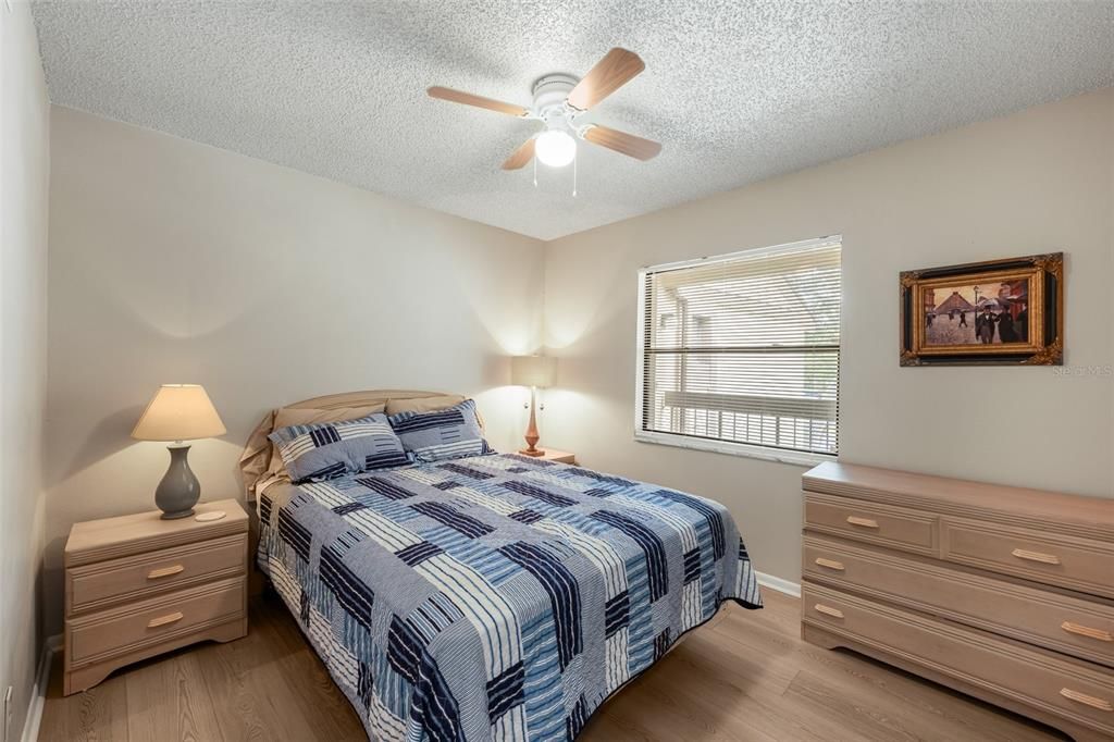 For Sale: $177,000 (2 beds, 2 baths, 888 Square Feet)