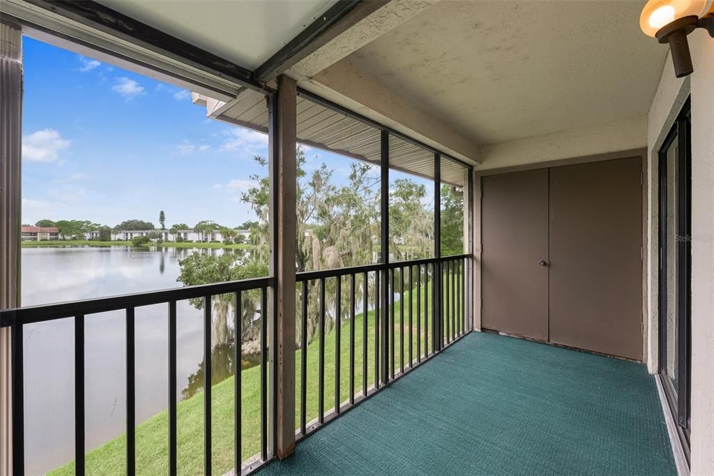 For Sale: $177,000 (2 beds, 2 baths, 888 Square Feet)
