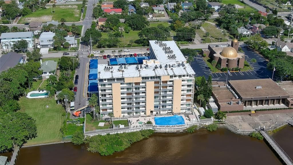 На продажу: $160,000 (1 спален, 1 ванн, 735 Квадратных фут)