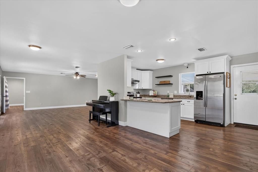 For Sale: $599,000 (4 beds, 2 baths, 1877 Square Feet)