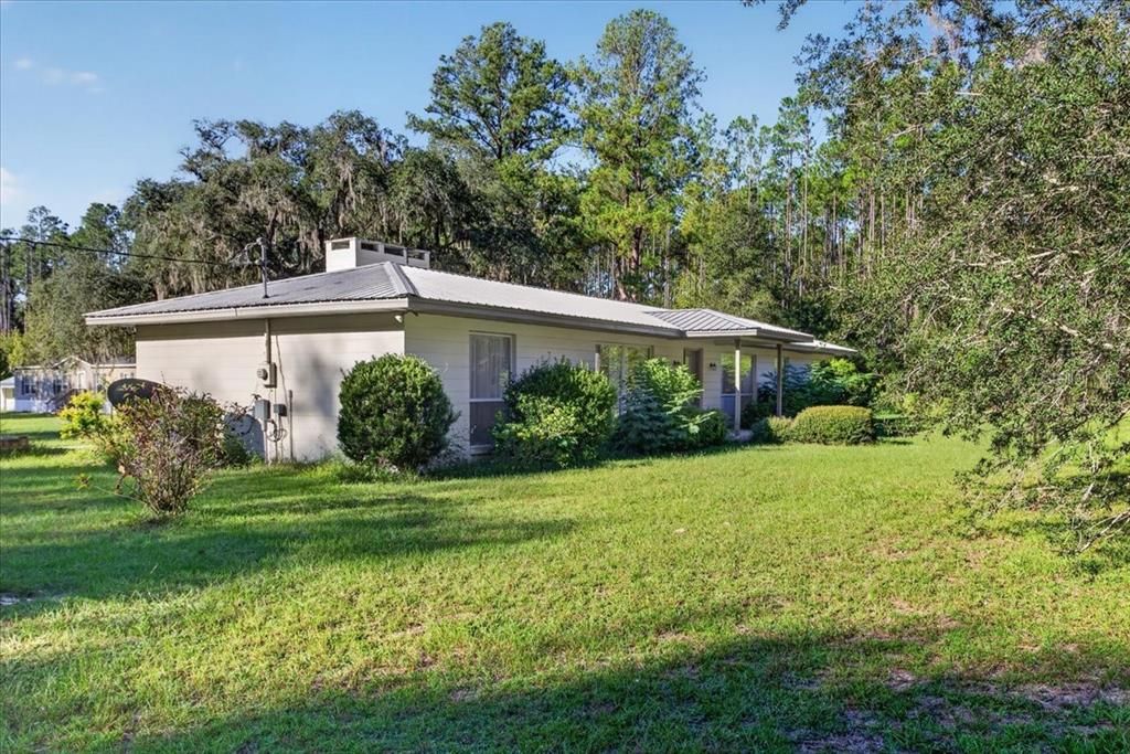For Sale: $599,000 (4 beds, 2 baths, 1877 Square Feet)