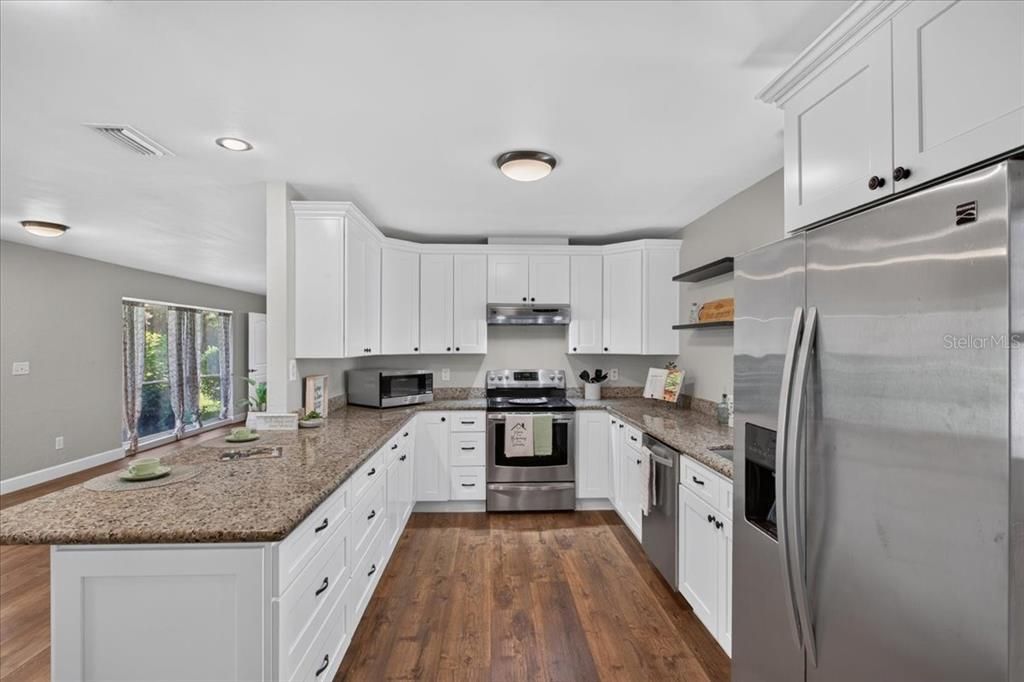 For Sale: $599,000 (4 beds, 2 baths, 1877 Square Feet)