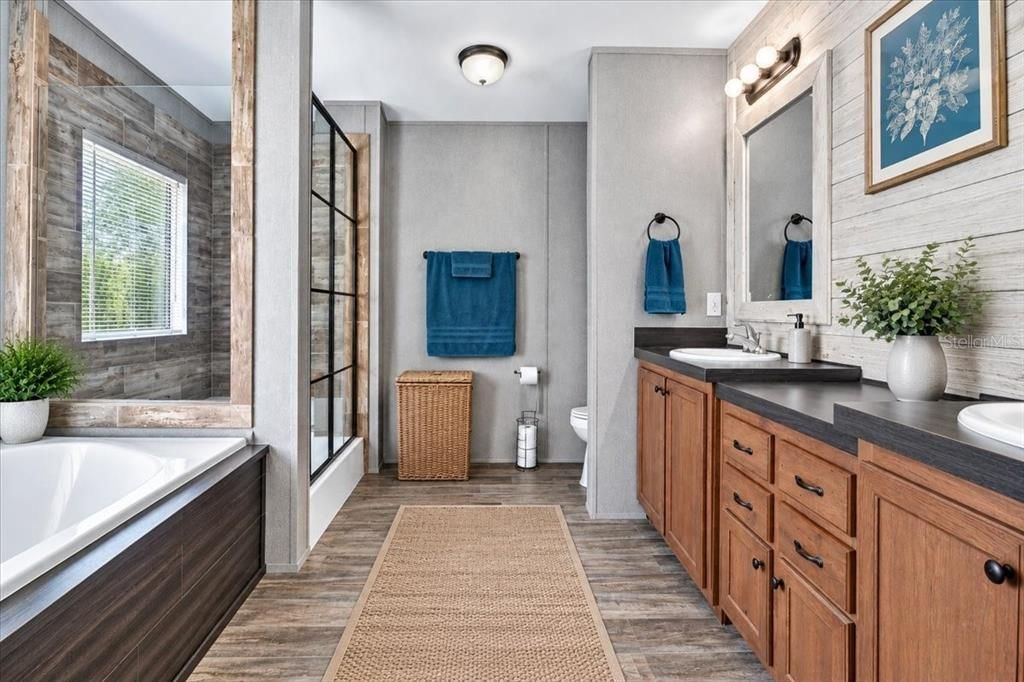 For Sale: $599,000 (4 beds, 2 baths, 1877 Square Feet)