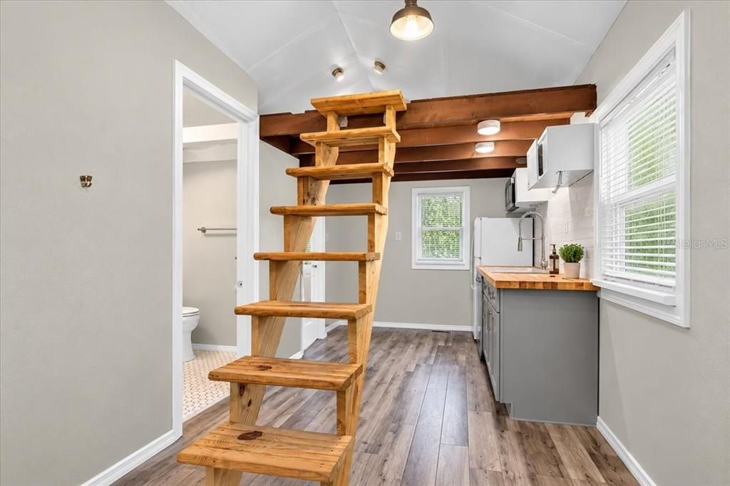 For Sale: $599,000 (4 beds, 2 baths, 1877 Square Feet)