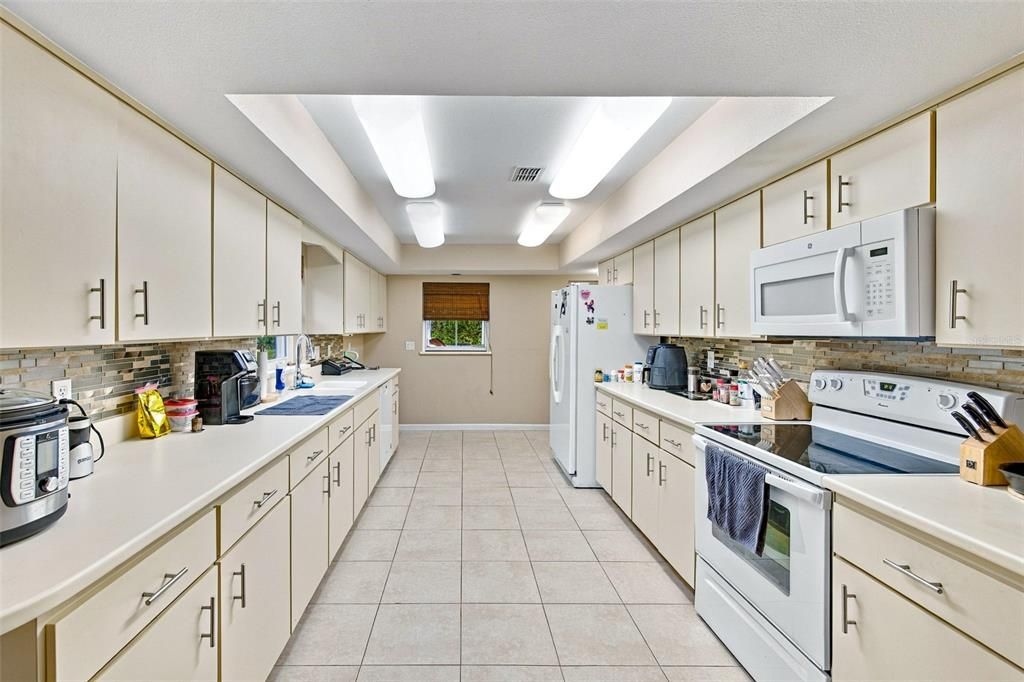 En Venta: $525,000 (3 camas, 3 baños, 2136 Pies cuadrados)
