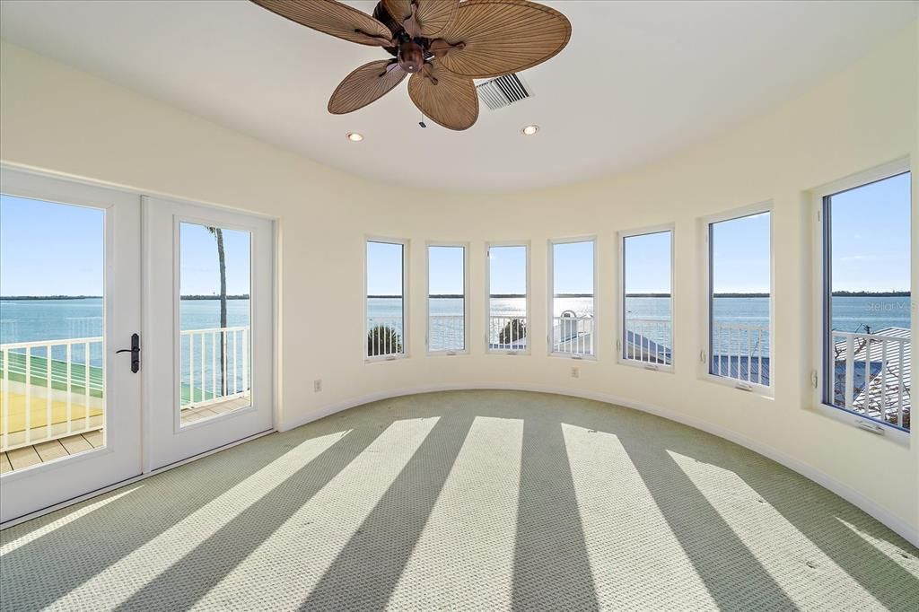 For Sale: $2,649,000 (5 beds, 4 baths, 4937 Square Feet)