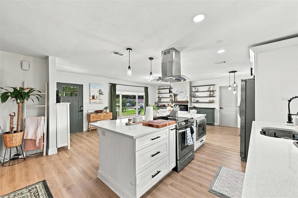 For Sale: $425,000 (3 beds, 2 baths, 1326 Square Feet)
