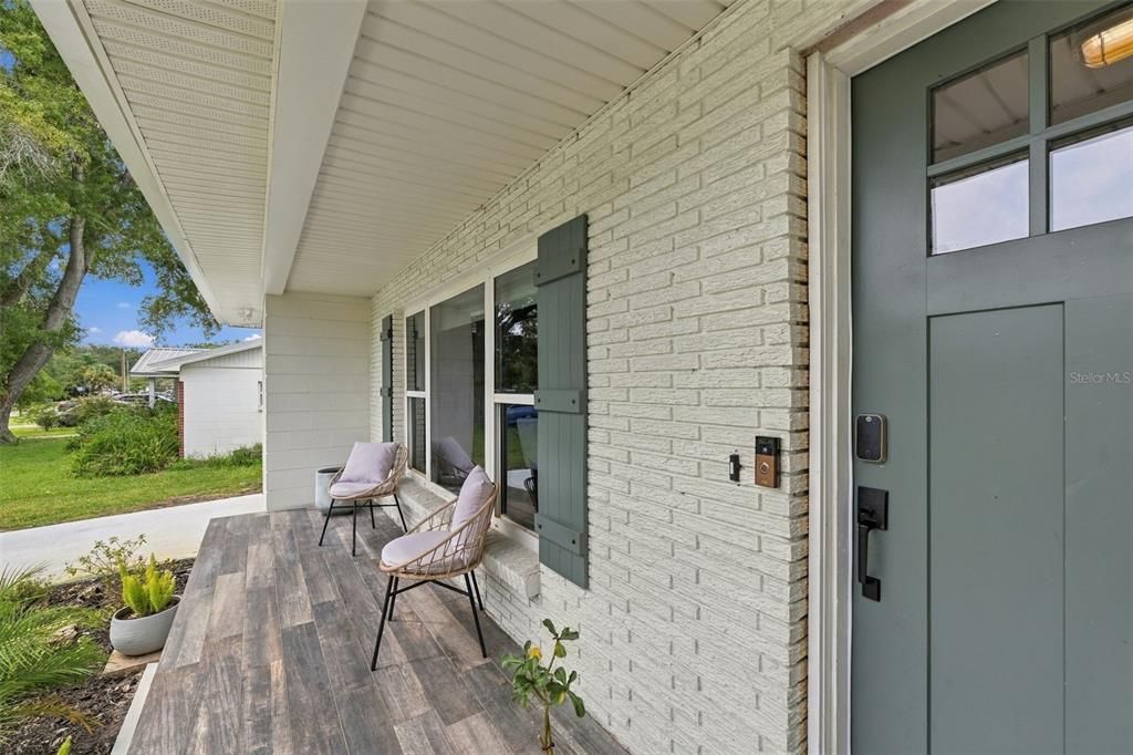 For Sale: $425,000 (3 beds, 2 baths, 1326 Square Feet)