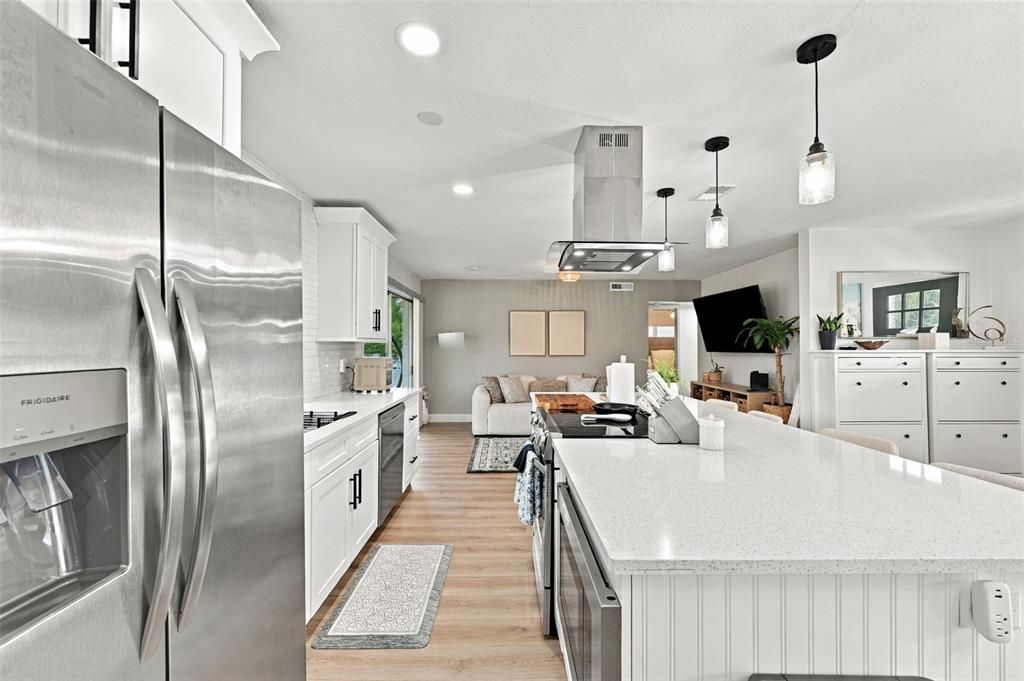 For Sale: $425,000 (3 beds, 2 baths, 1326 Square Feet)