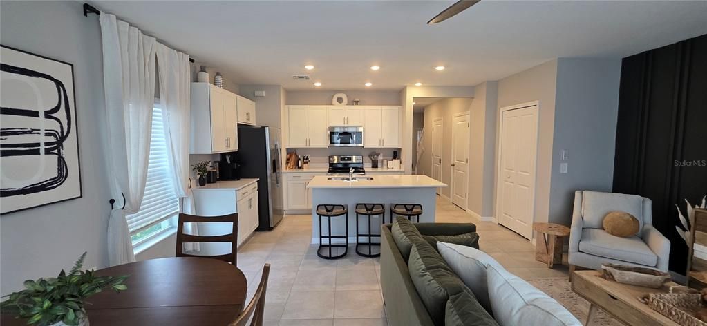 For Rent: $3,000 (3 beds, 2 baths, 1414 Square Feet)
