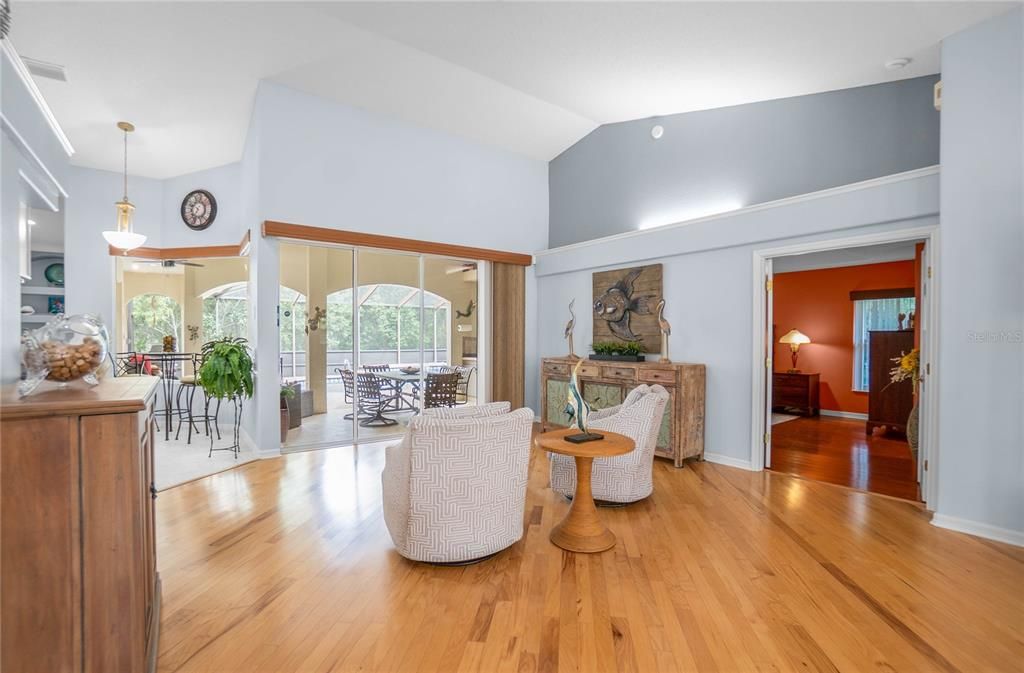 En Venta: $525,000 (3 camas, 3 baños, 2627 Pies cuadrados)