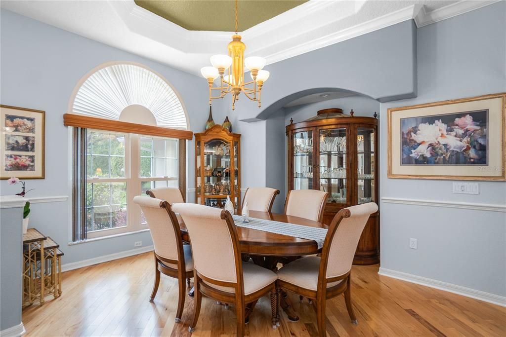 En Venta: $525,000 (3 camas, 3 baños, 2627 Pies cuadrados)