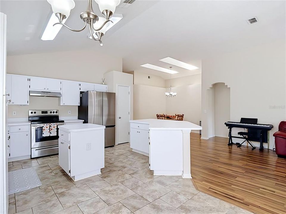En Venta: $339,000 (3 camas, 2 baños, 1488 Pies cuadrados)