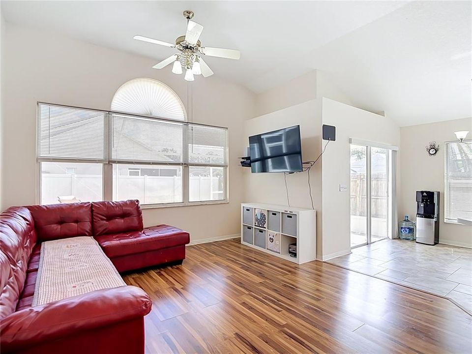 En Venta: $339,000 (3 camas, 2 baños, 1488 Pies cuadrados)