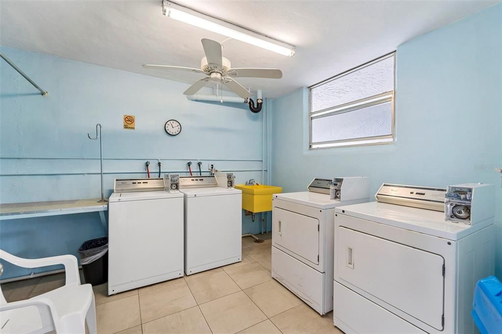 For Sale: $142,900 (1 beds, 1 baths, 930 Square Feet)