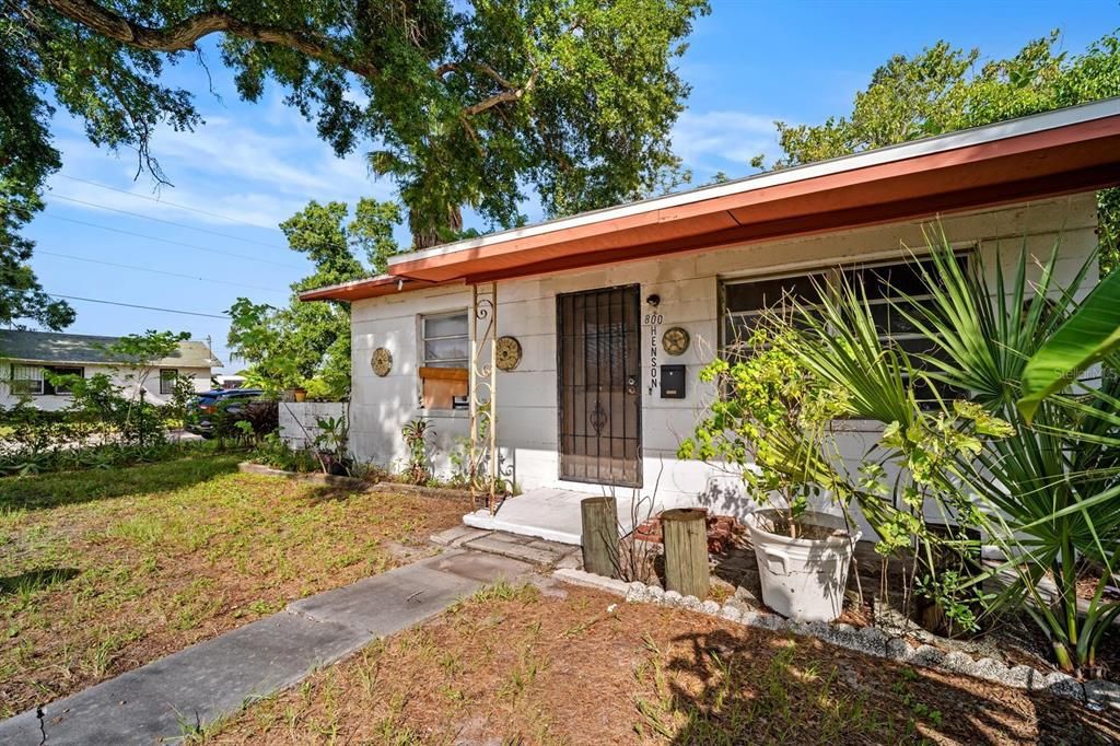 For Sale: $169,900 (2 beds, 1 baths, 650 Square Feet)