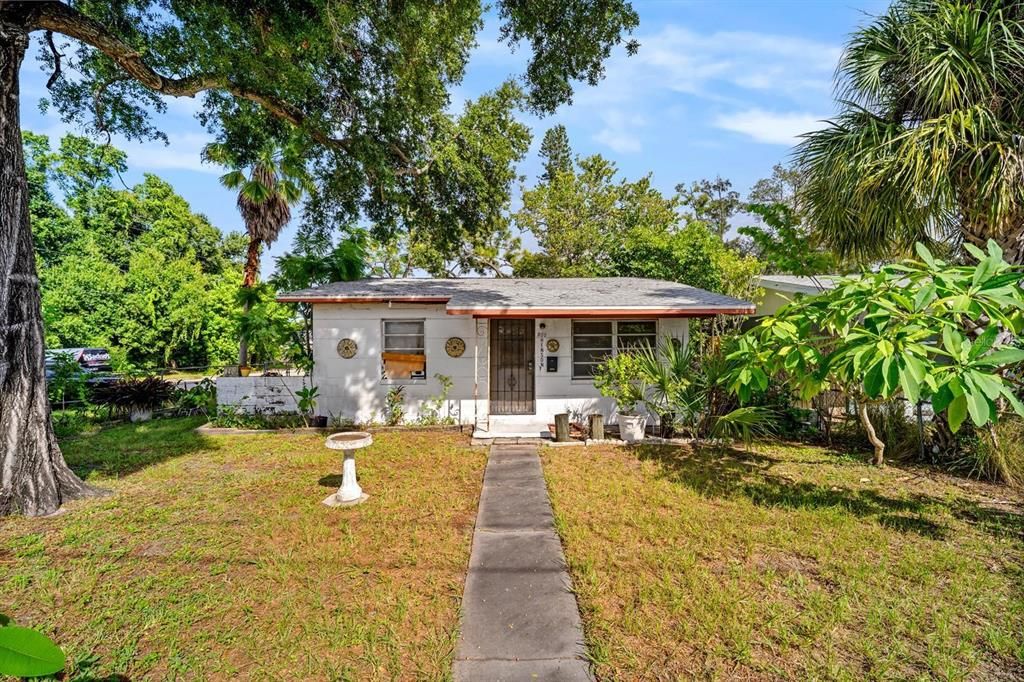For Sale: $169,900 (2 beds, 1 baths, 650 Square Feet)