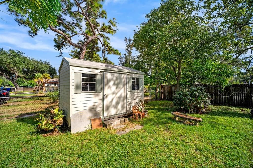 For Sale: $169,900 (2 beds, 1 baths, 650 Square Feet)