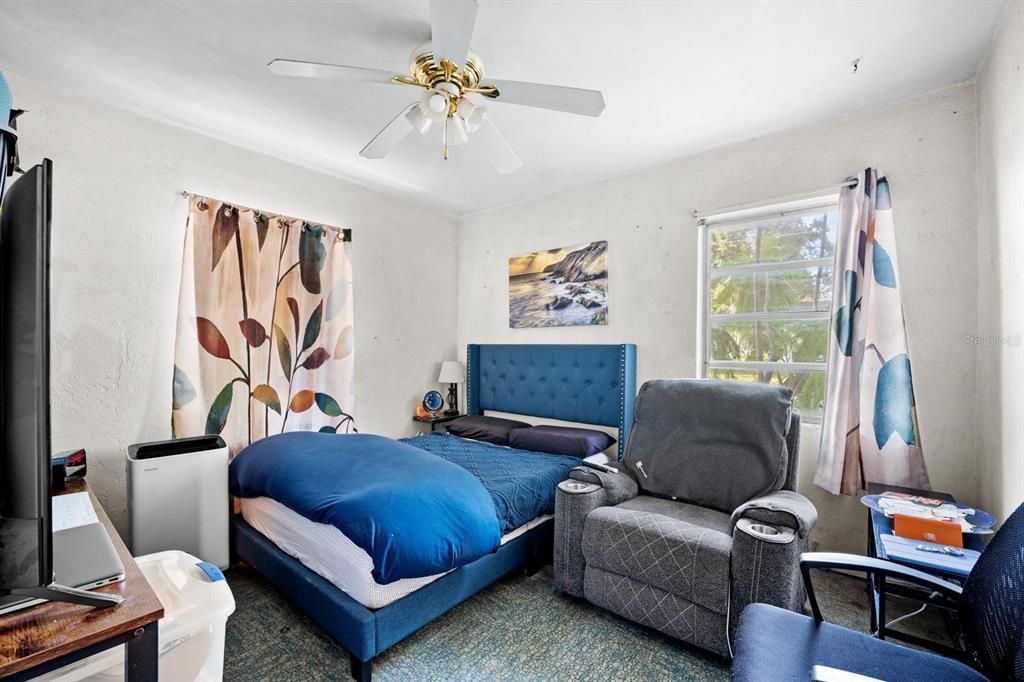 For Sale: $169,900 (2 beds, 1 baths, 650 Square Feet)