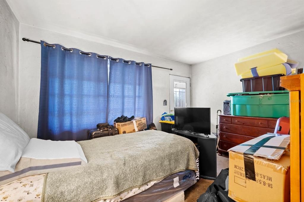 For Sale: $169,900 (2 beds, 1 baths, 650 Square Feet)