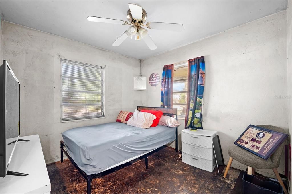 For Sale: $169,900 (2 beds, 1 baths, 650 Square Feet)