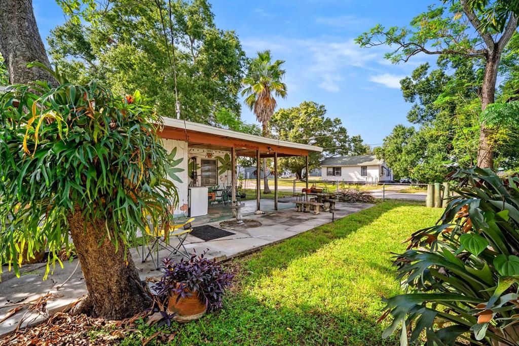 For Sale: $169,900 (2 beds, 1 baths, 650 Square Feet)
