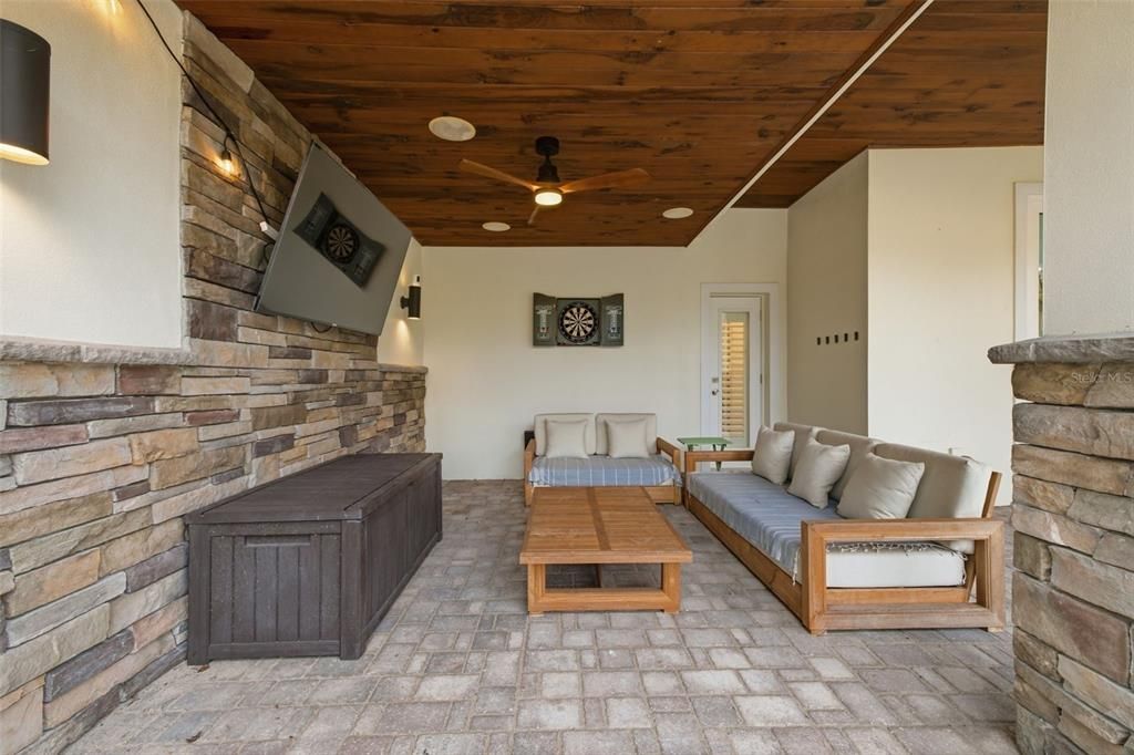 For Sale: $1,375,000 (4 beds, 3 baths, 3666 Square Feet)