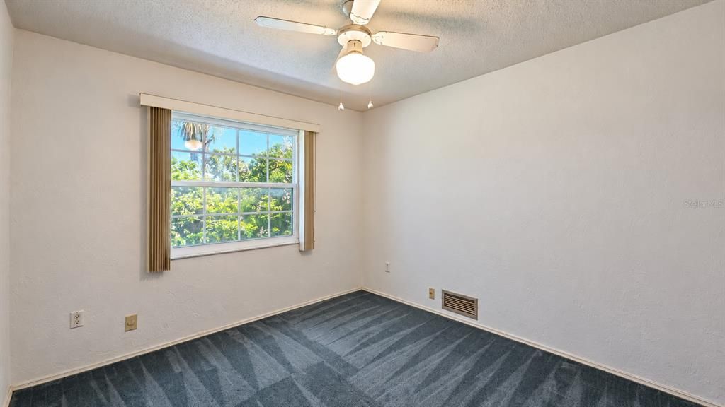 For Sale: $549,900 (4 beds, 2 baths, 2320 Square Feet)