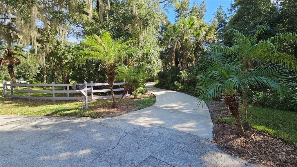 For Sale: $549,900 (4 beds, 2 baths, 2320 Square Feet)