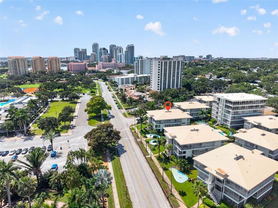 En Venta: $579,900 (2 camas, 2 baños, 1360 Pies cuadrados)