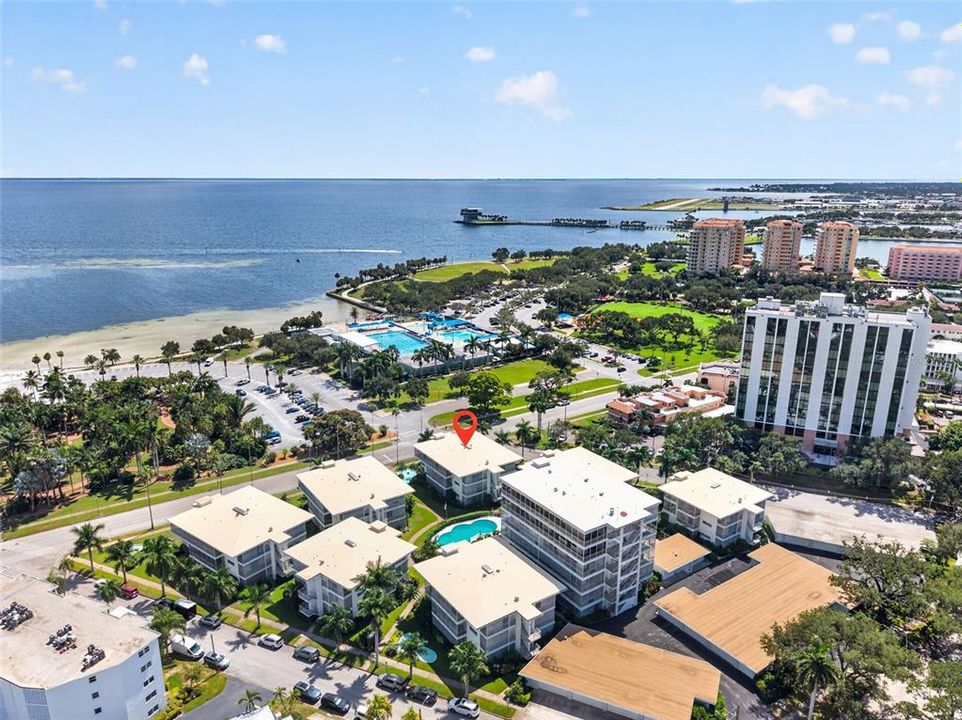 En Venta: $579,900 (2 camas, 2 baños, 1360 Pies cuadrados)