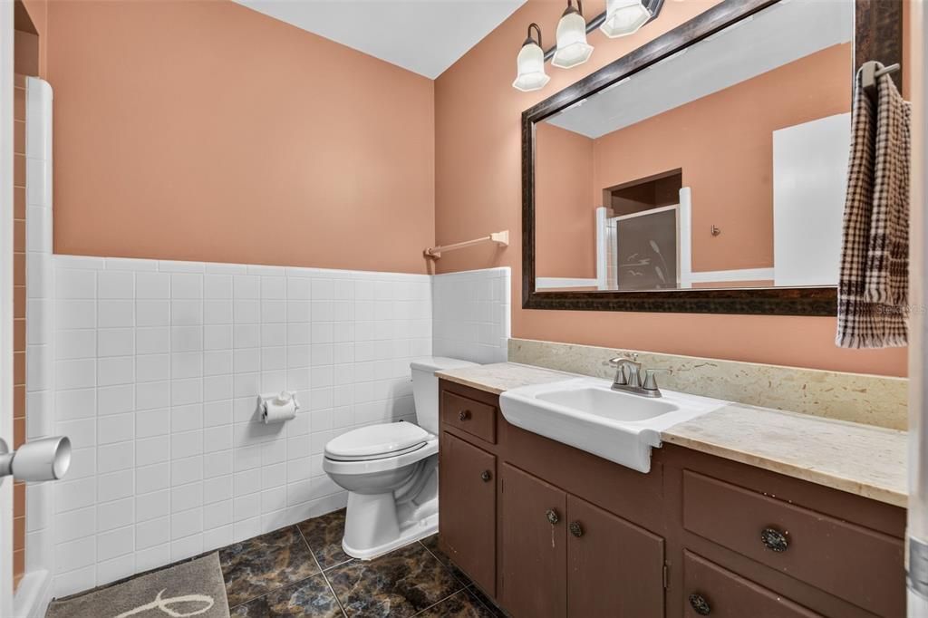 En Venta: $579,900 (2 camas, 2 baños, 1360 Pies cuadrados)