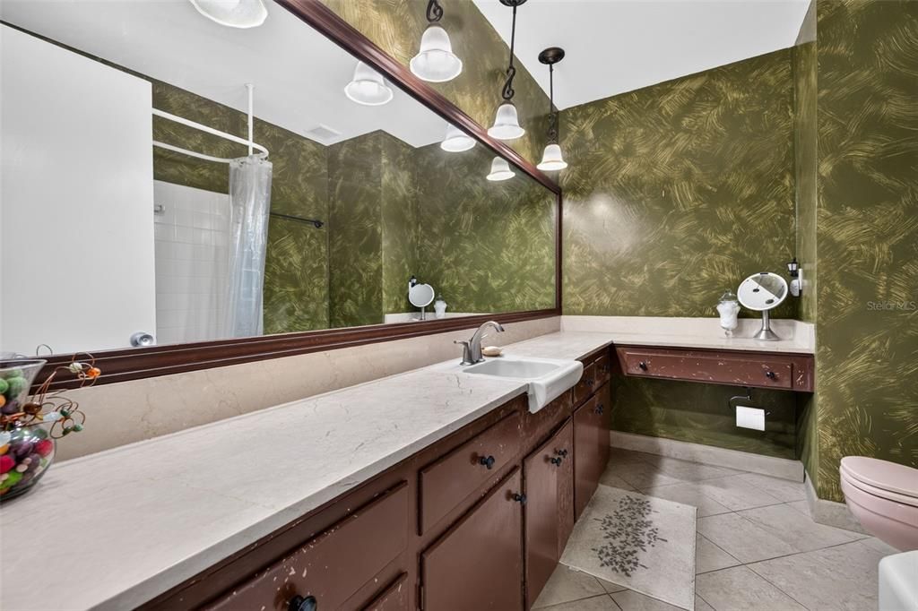 En Venta: $579,900 (2 camas, 2 baños, 1360 Pies cuadrados)