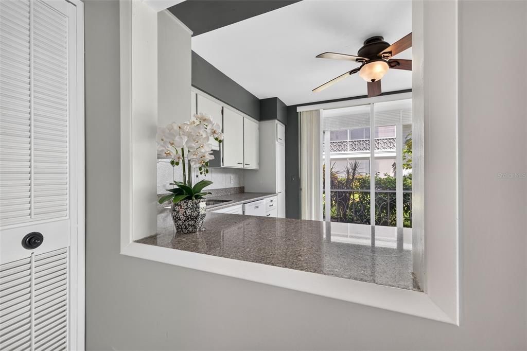 En Venta: $579,900 (2 camas, 2 baños, 1360 Pies cuadrados)