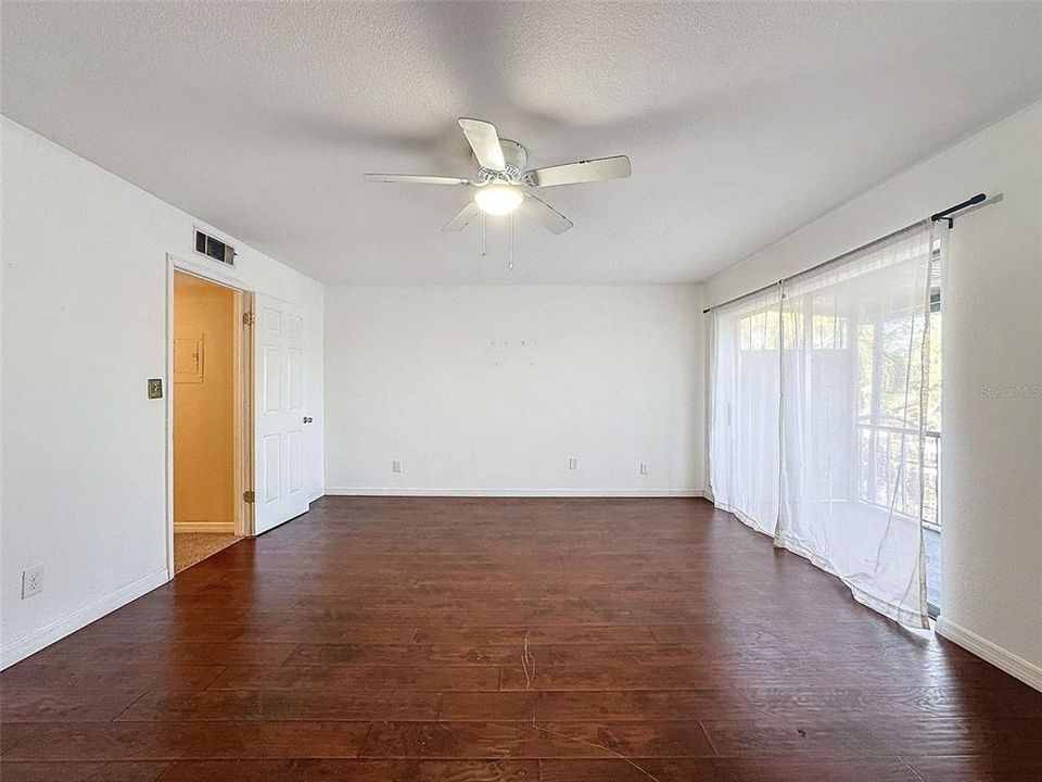 For Sale: $139,900 (2 beds, 1 baths, 1520 Square Feet)
