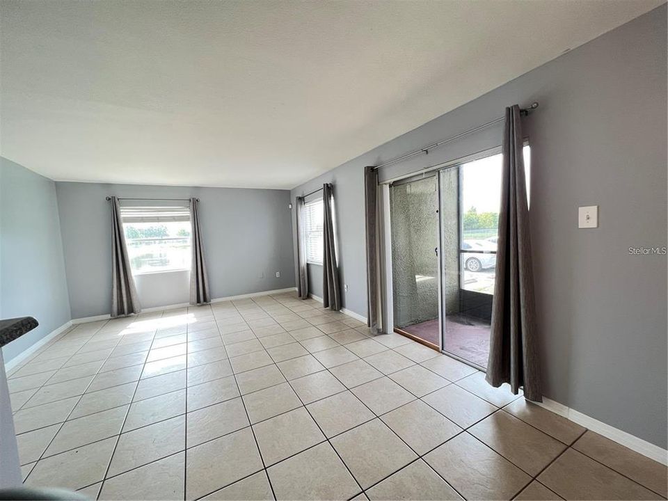 For Rent: $1,450 (2 beds, 1 baths, 850 Square Feet)