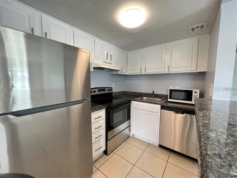 For Rent: $1,450 (2 beds, 1 baths, 850 Square Feet)