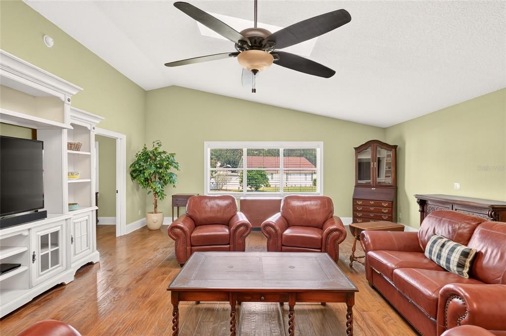 For Sale: $349,000 (3 beds, 2 baths, 2740 Square Feet)