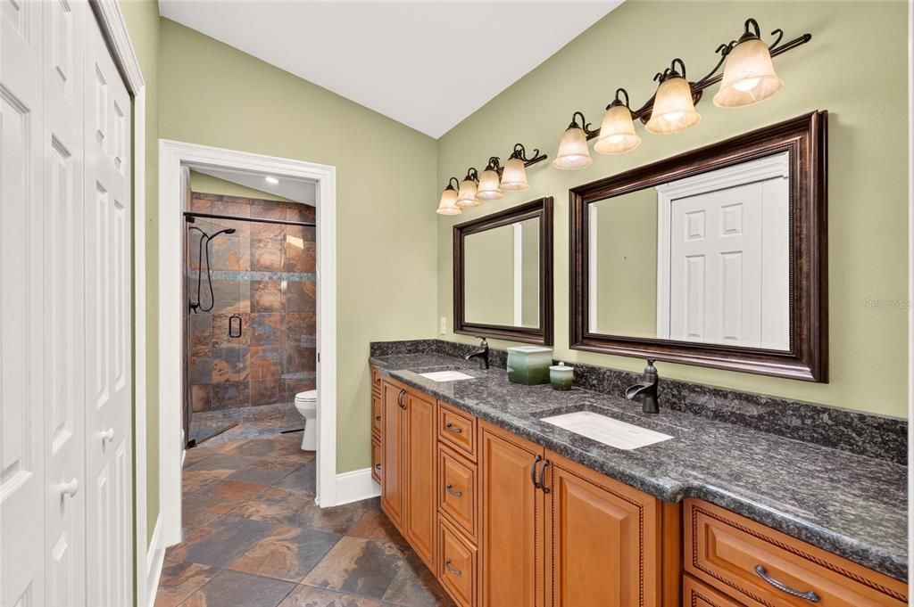 For Sale: $349,000 (3 beds, 2 baths, 2740 Square Feet)