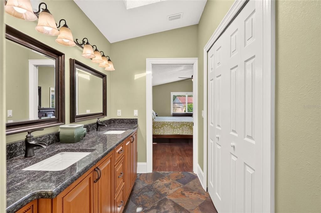For Sale: $349,000 (3 beds, 2 baths, 2740 Square Feet)