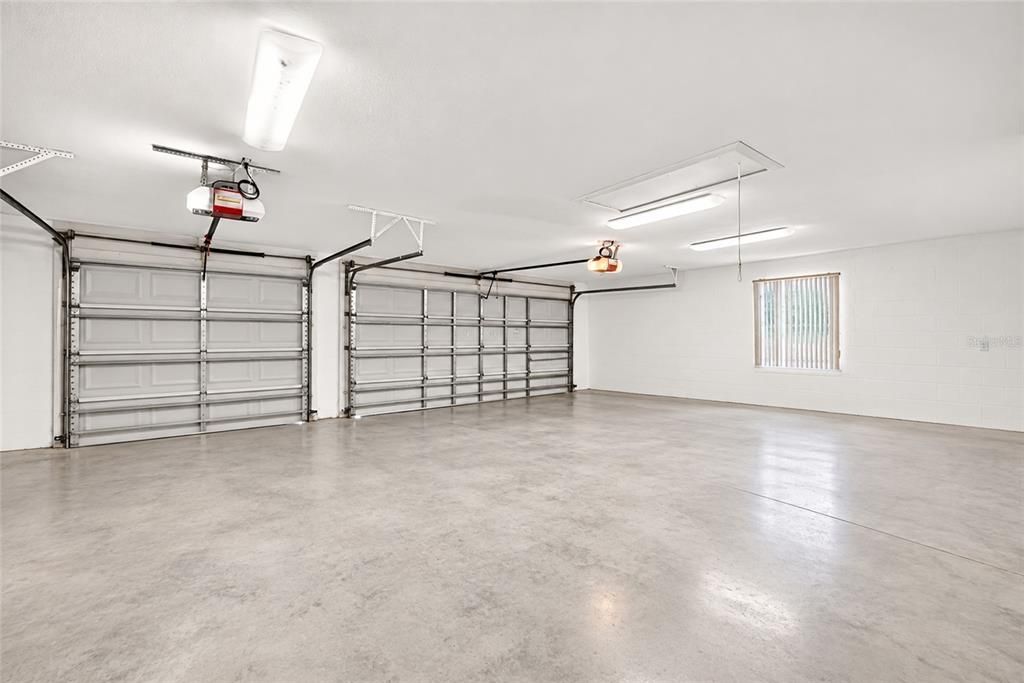 For Sale: $349,000 (3 beds, 2 baths, 2740 Square Feet)