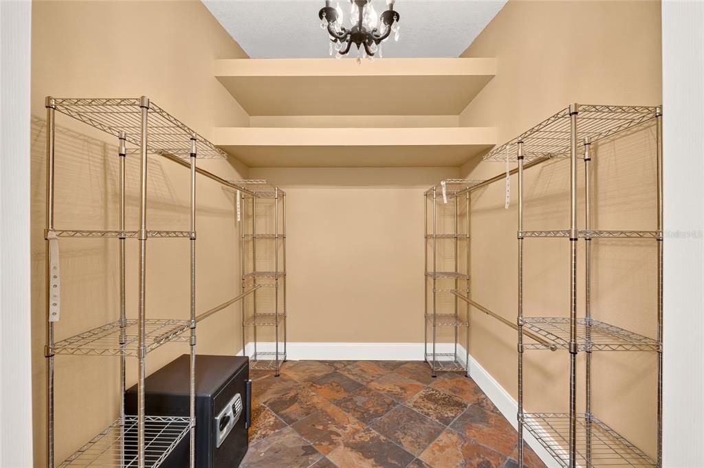 For Sale: $349,000 (3 beds, 2 baths, 2740 Square Feet)