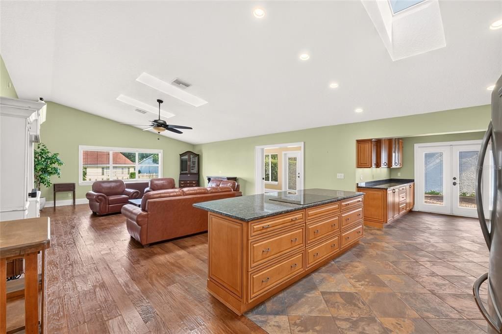 For Sale: $349,000 (3 beds, 2 baths, 2740 Square Feet)