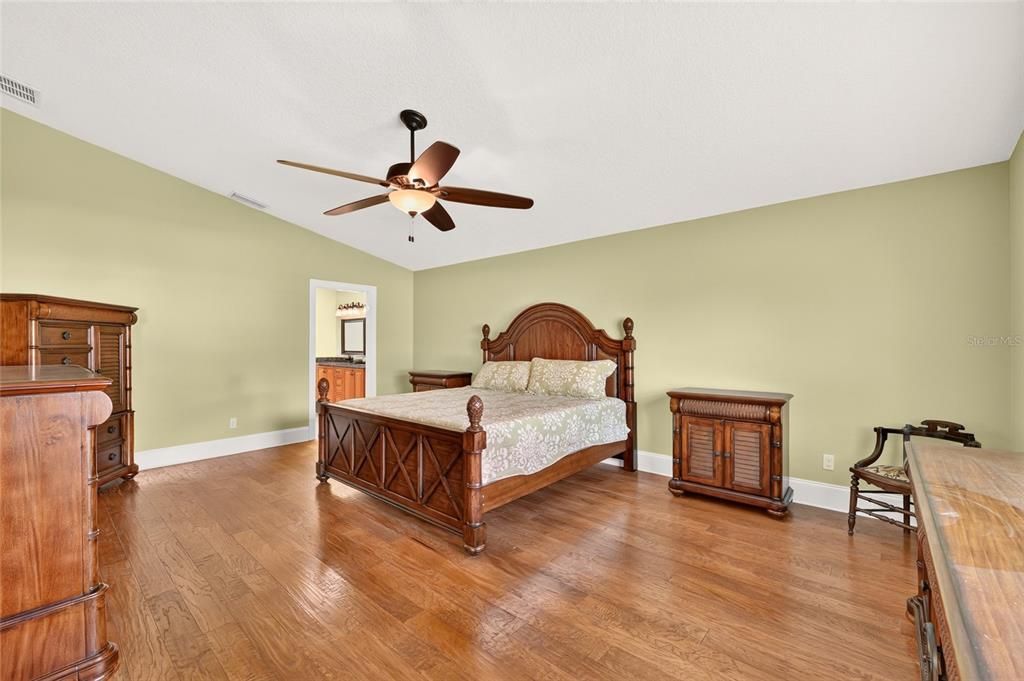 For Sale: $349,000 (3 beds, 2 baths, 2740 Square Feet)